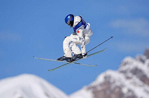 开元棋牌-比赛前队员们提出大家要有齐心协力勇于拼搏修改病句