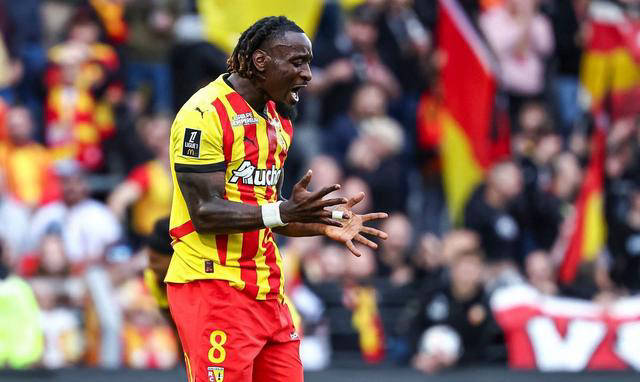 何谓电枢反应?电枢反应对气隙磁场有何影响? 何谓电枢反应?电枢反应对气隙磁场有何影响?