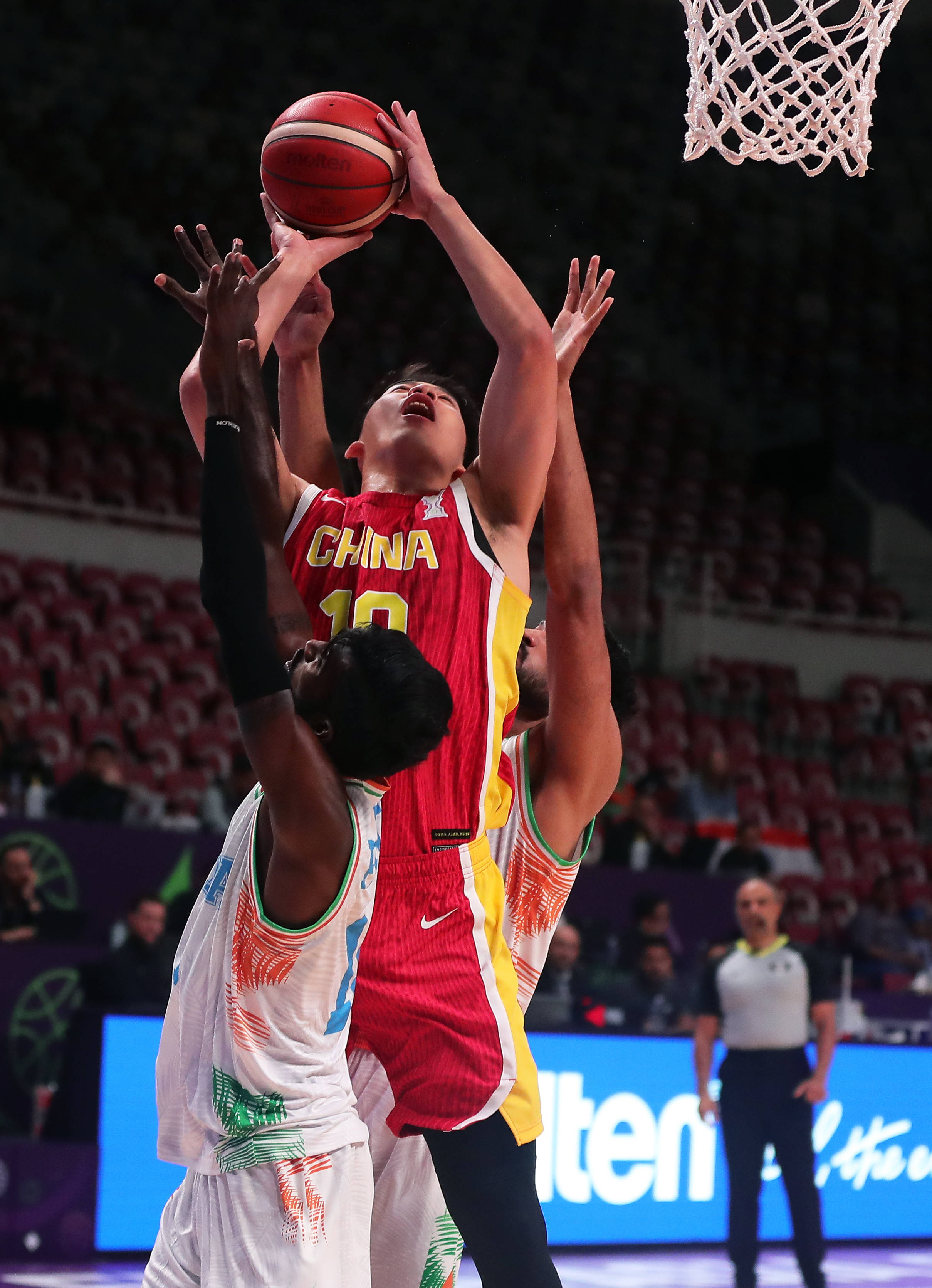 开元棋牌-亚洲杯篮球赛迎来热门对决,中国队实力出众了吗